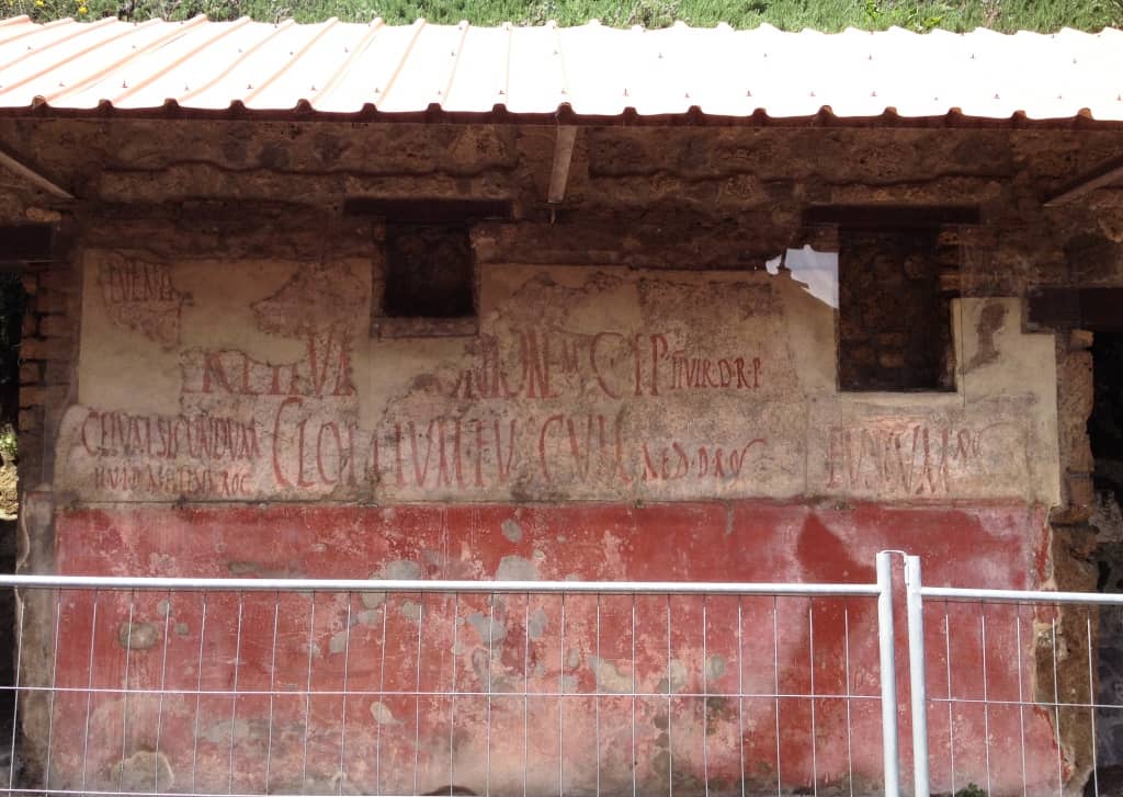 Painting on walls in Pompeii & Herculaneum