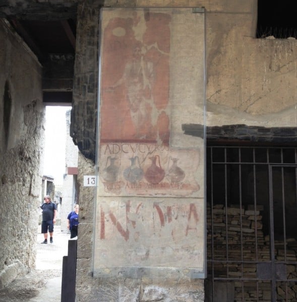 Painting on walls in Pompeii & Herculaneum