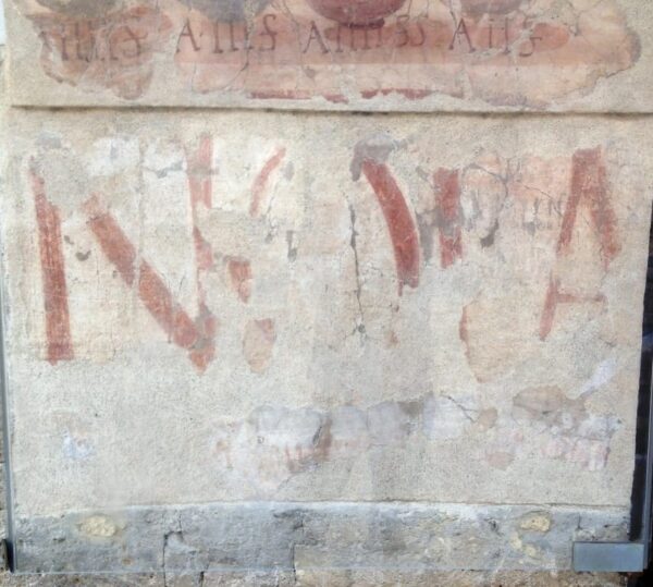 Painting on walls in Pompeii & Herculaneum