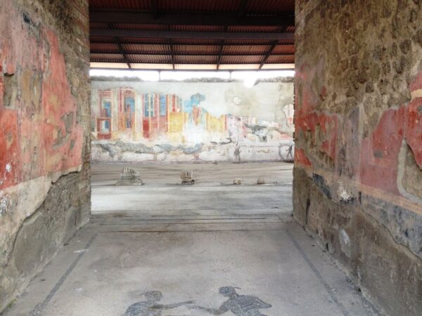 Painting on walls in Pompeii & Herculaneum