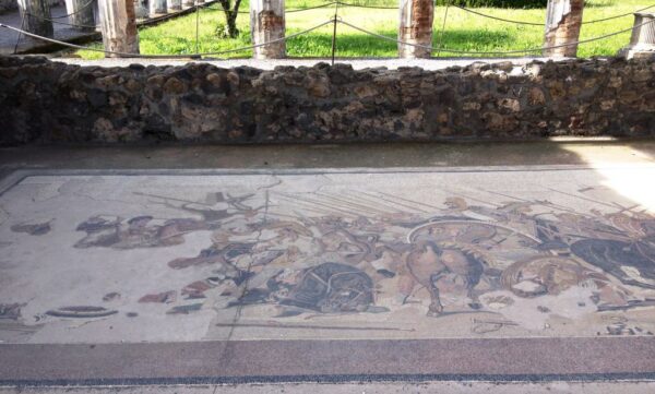 Painting on walls in Pompeii & Herculaneum